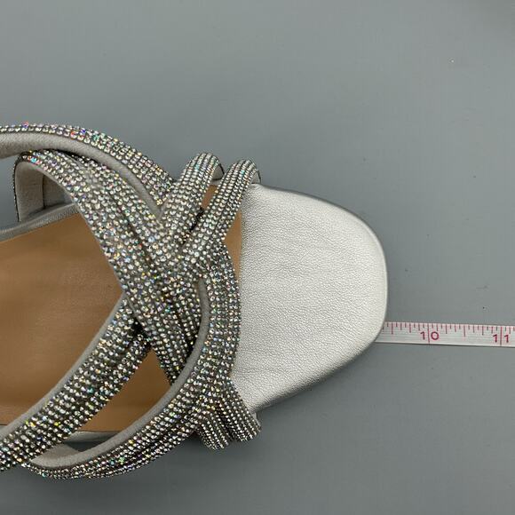 NEW Bella Vita Women’s Carmen Heeled Slip on Sandals Silver Size 8WW - Picture 7 of 10